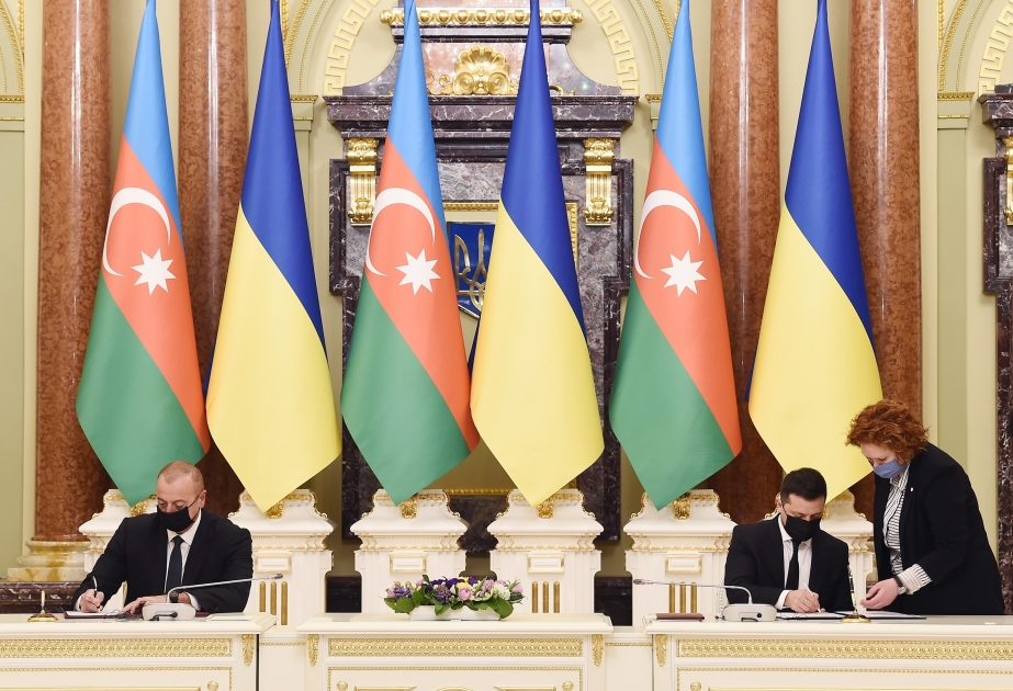 Aserbaidschan und die Ukraine unterzeichnen Dokumente AKTUALİSİERT VIDEO