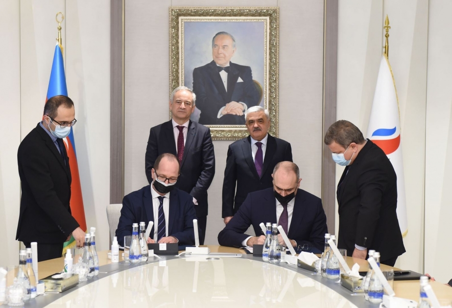SOCAR-ın Heydər Əliyev adına Neft Emalı Zavodu “Axens” şirkəti ilə müqavilələr imzalayıb