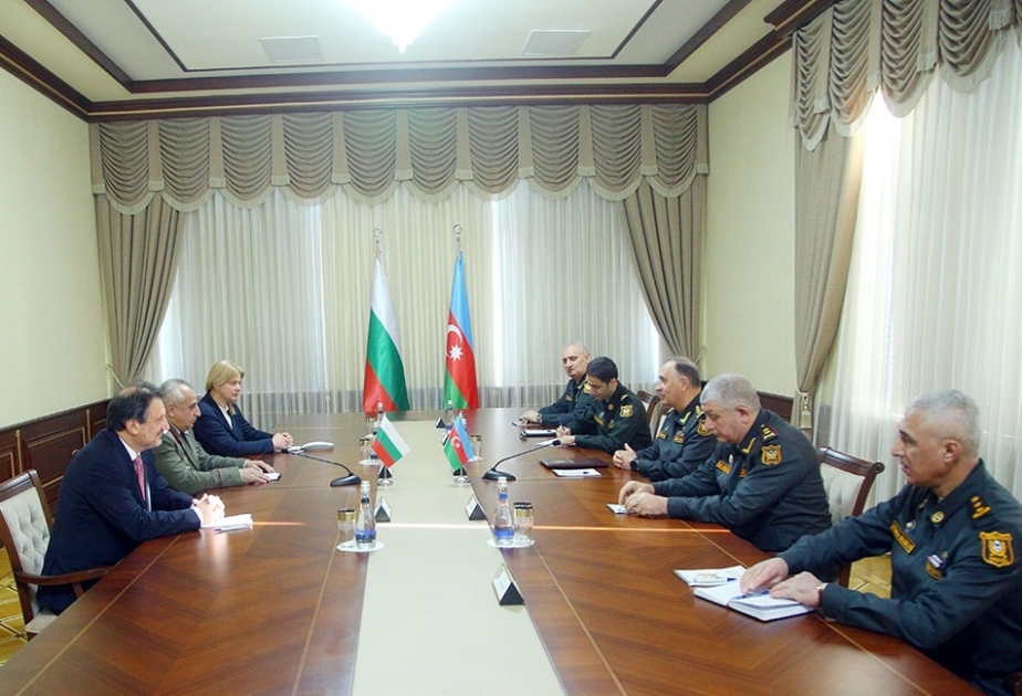 Generalstabschef Karim Valiyev trifft bulgarische Delegation