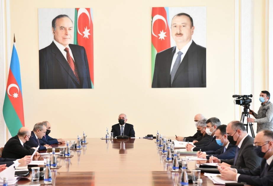Baş nazir Əli Əsədovun sədrliyi ilə Azərbaycanda ərzaq təhlükəsizliyi, qiymət artımı və qarşıda duran vəzifələrə həsr olunmuş müşavirə keçirilib