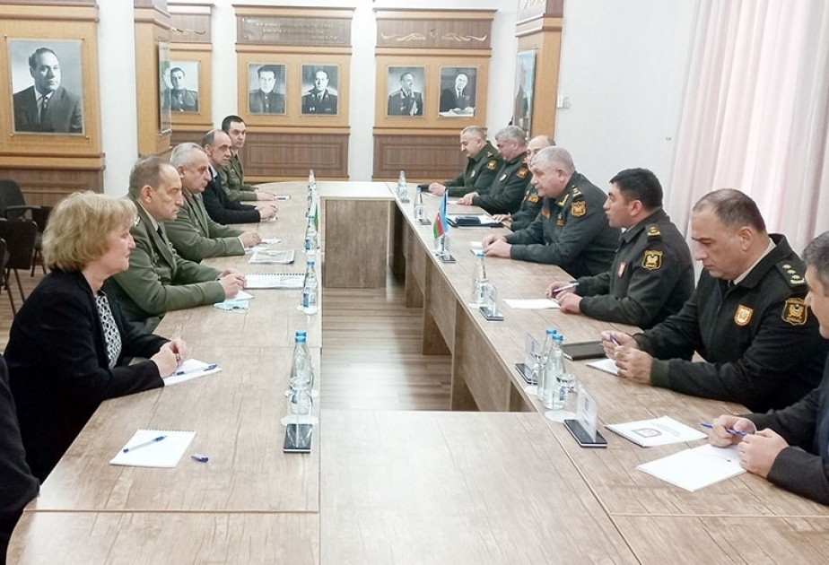 Azerbaiyán y Bulgaria estudian la cooperación en materia de educación militar