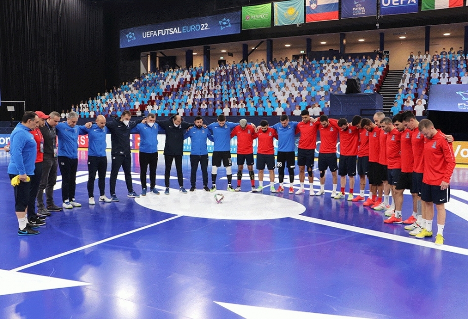 Avropa çempionatının final mərhələsinə hazırlaşan futzalçılarımız Niderlandda şəhidlərimizin xatirəsini bir dəqiqəlik sükutla yad ediblər