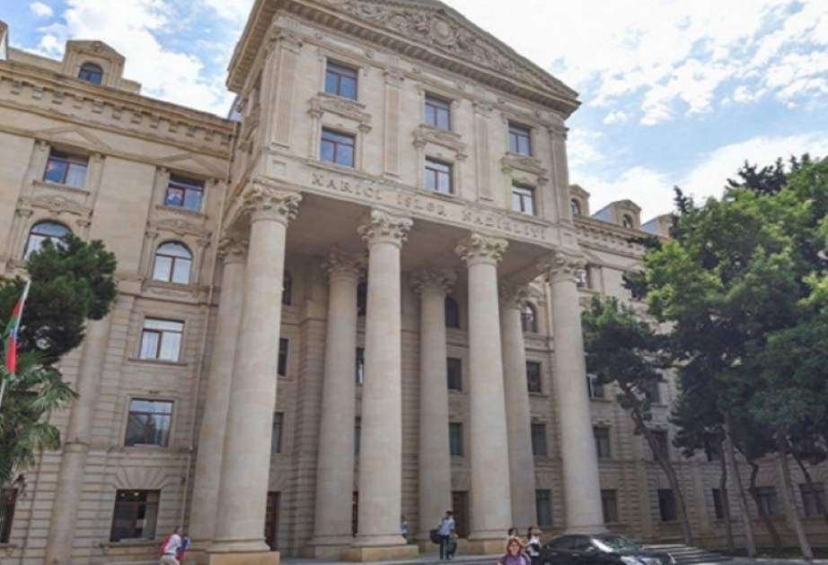 Aserbaidschanisches Außenministerium reagiert auf Äußerungen von Frankreichs Minister Jean-Yves Le Drian in Nationalversammlung