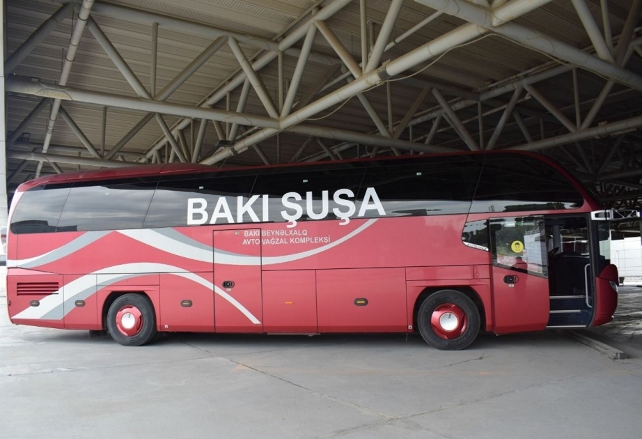 Los primeros autobuses de pasajeros parten hacia Shusha y Aghdam