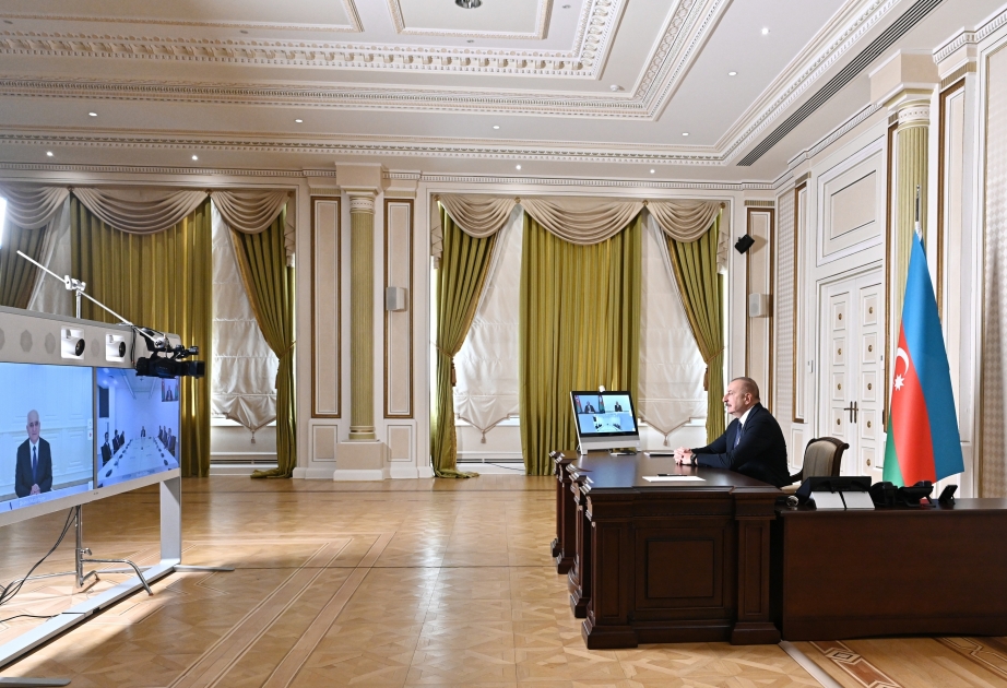 Ilham Aliyev recibe al ministro iraní de Carreteras y Desarrollo Urbano en formato de vídeo