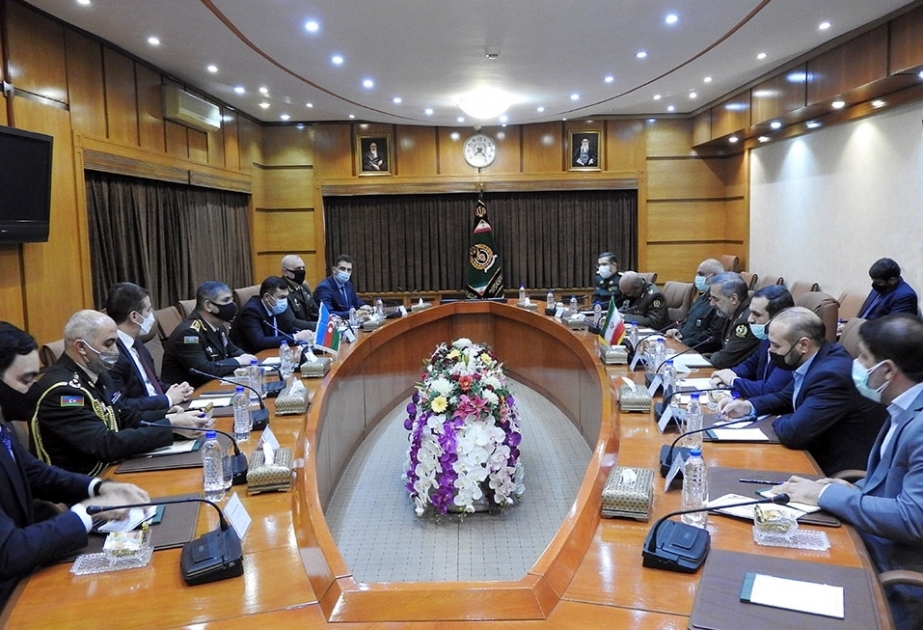 Se discuten las perspectivas de desarrollo de la cooperación militar entre Azerbaiyán e Irán