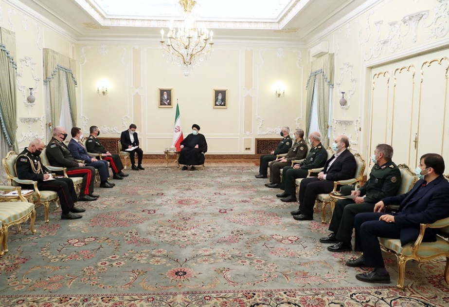 İran Prezidenti Azərbaycanın müdafiə nazirinin rəhbərlik etdiyi nümayəndə heyətini qəbul edib
