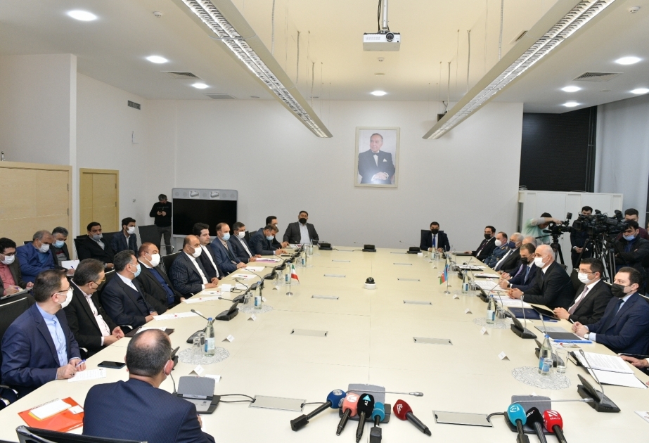 Meeting held between Azerbaijani and Iranian delegations
