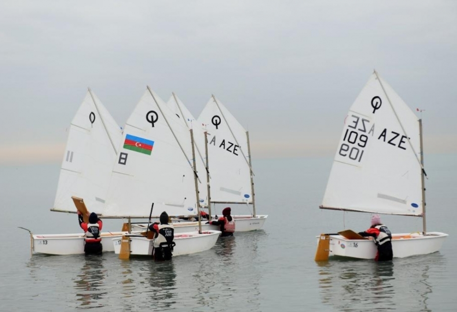Le ministre de la Jeunesse et des Sports visite la Fédération azerbaïdjanaise de voile