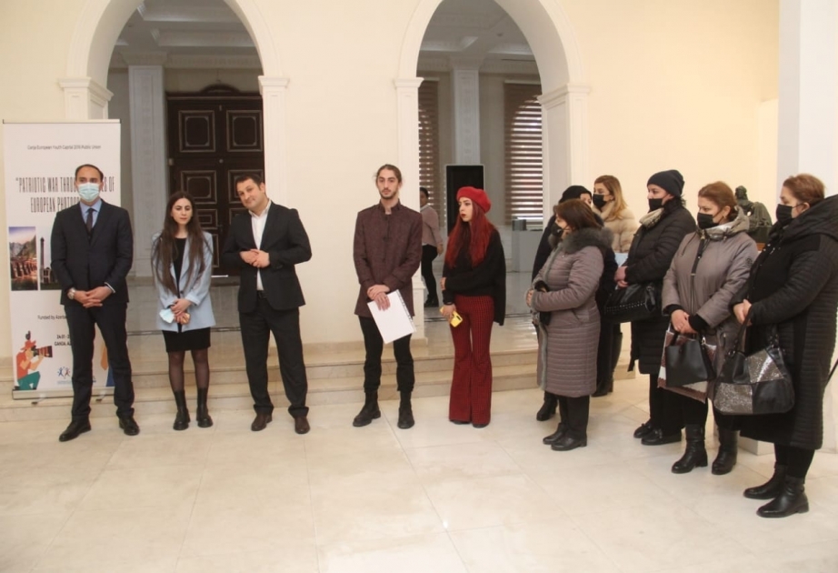 В Гяндже прошла выставка работ местных и зарубежных фотографов