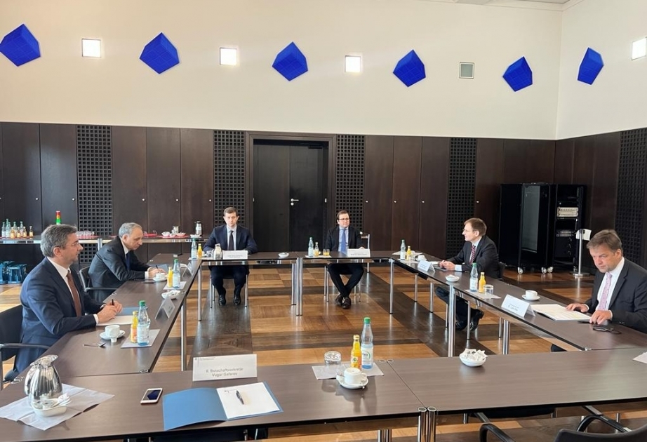 Fiscal general de Azerbaiyán se reúne con su homólogo alemán
