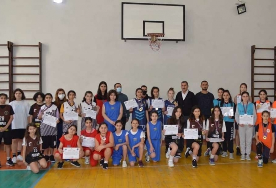 “Sağlam gələcək idmanla gələcək” devizi ilə qızlar arasında basketbol üzrə turnir keçirilib