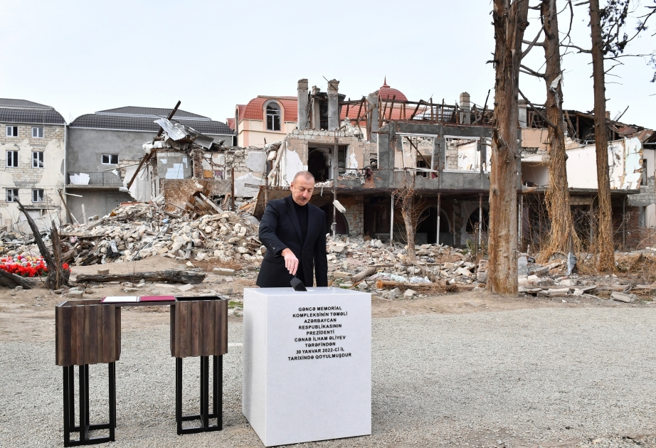 Präsident Ilham Aliyev legt Grundstein für Ganja Gedenkstätte VIDEO