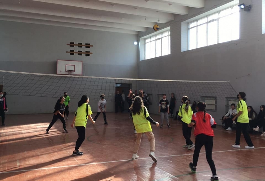 Binəqədi rayonunda qızlar arasında voleybol üzrə turnir keçirilib
