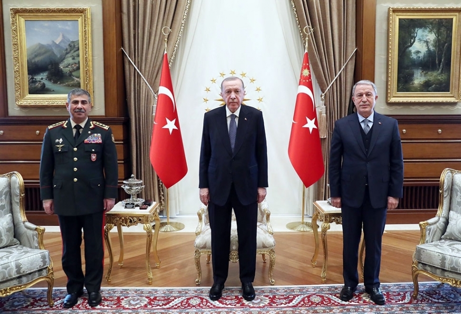 Türkischer Präsident Recep Tayyip Erdogan empfängt aserbaidschanischen Verteidigungsminister