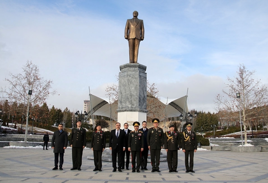Azerbaijani defense minister visits monument to national leader Heydar Aliyev in Ankara