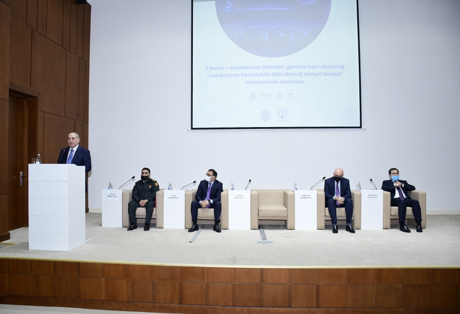 YAP Mərkəzi Aparatında “Azərbaycan gəncliyinin milli ideoloji inkişaf modeli” mövzusunda konfrans keçirilib