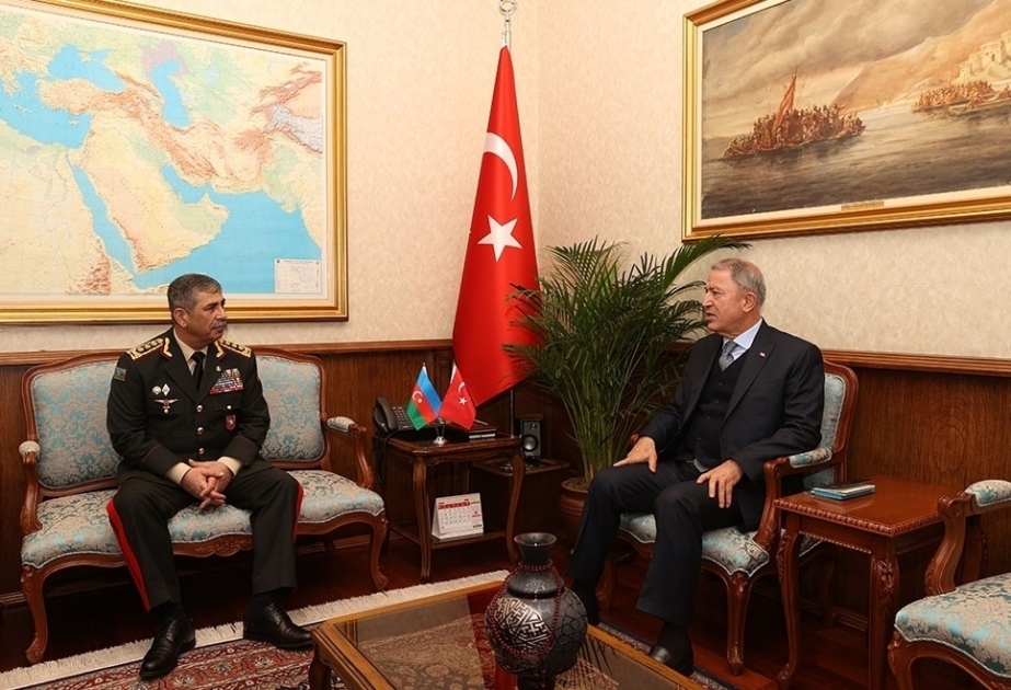 Se debaten las perspectivas de cooperación militar entre Azerbaiyán y Turquía