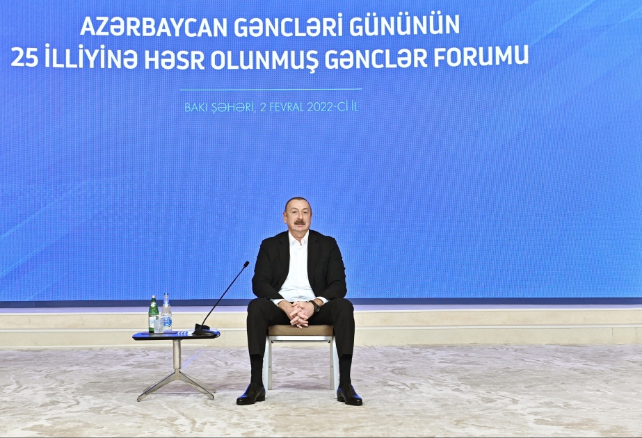 El Presidente Ilham Aliyev asistió al Foro de la Juventud con motivo del 25º aniversario del Día de la Juventud de Azerbaiyán ACTUALIZADO