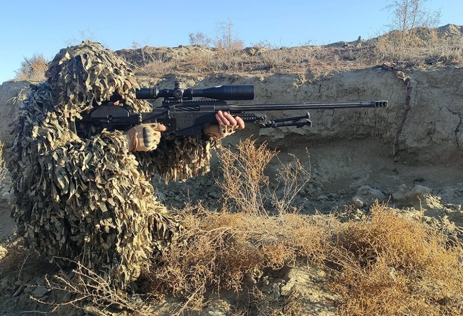 Continúa el curso de formación de francotiradores en el Ejército