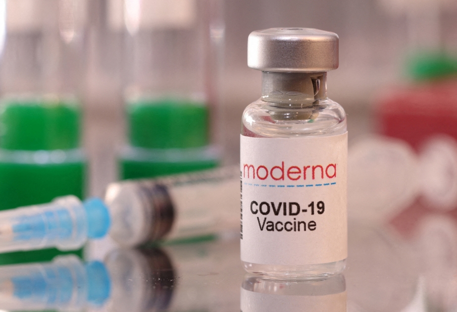 U.S. grants full approval to Moderna's COVID vaccine in adults