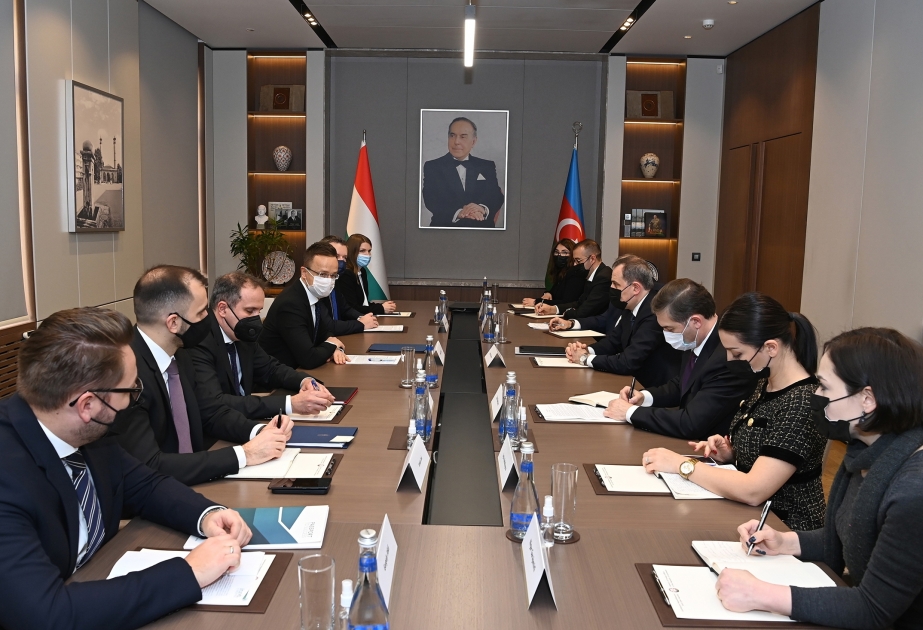 Peter Siyarto: Macarıstan dost ölkə olan Azərbaycanla münasibətlərin inkişafına böyük önəm verir