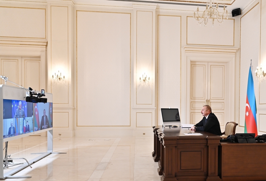 El presidente de Azerbaiyán, el presidente de Francia, el presidente del Consejo Europeo y el primer ministro de Armenia celebraron una videoconferencia