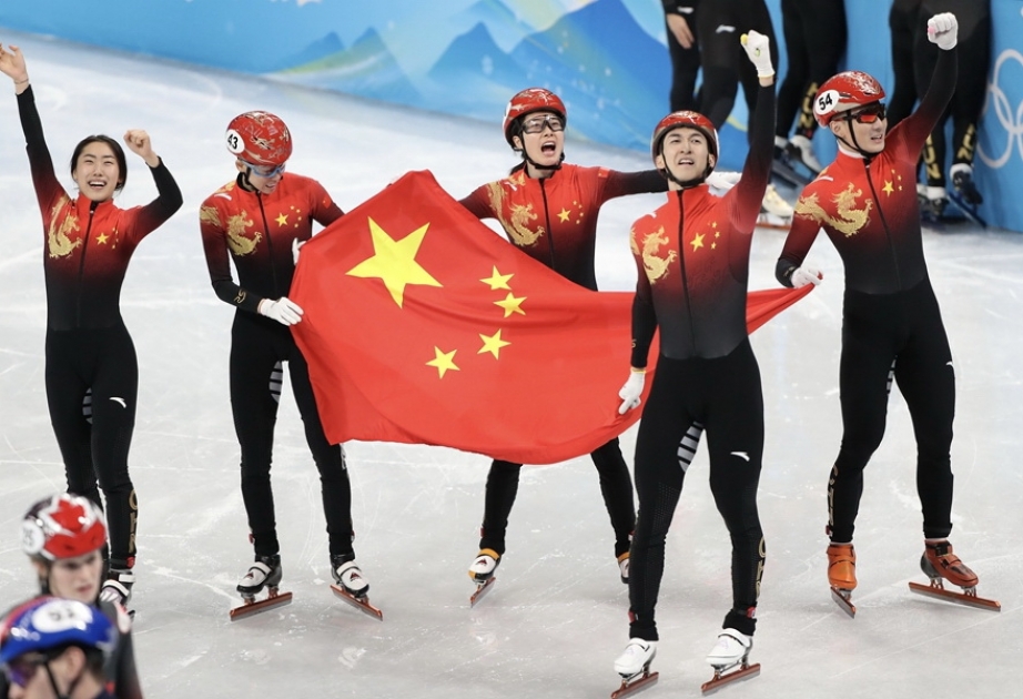 China tracking. Beijing 2022 Speed Skating. Шорт трек Пекин 2022. Зимние игры конькобежный спорт. Конькобежцы в шортах.