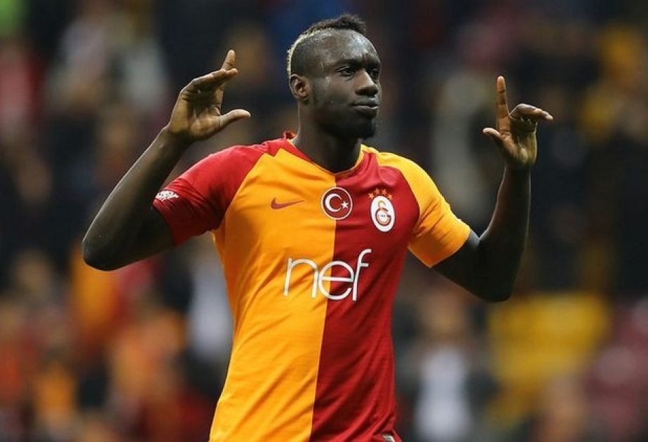 “Qalatasaray” hücumçusu Mbaye Dianla müqaviləyə xitam verib