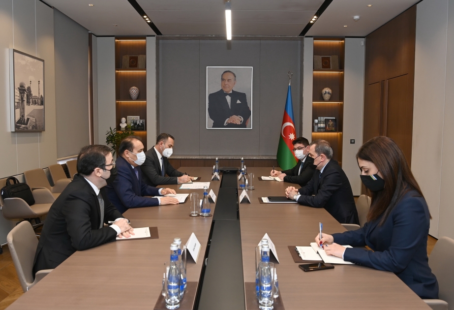 Canciller azerbaiyano se reúne con el secretario general de la Organización de Estados Túrquicos