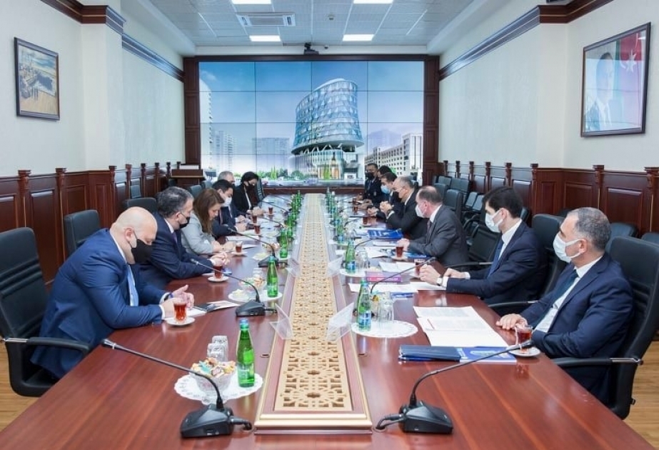 Comité Estatal de Aduanas de Azerbaiyán y la Cámara de Comercio Americana abordaron el tema de cooperación aduanera y empresarial