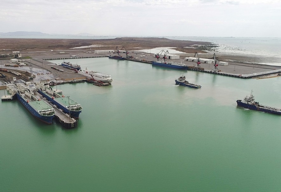 В прошлом году возрос объем грузооборота в Бакинском морском торговом порту