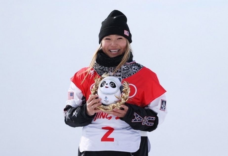 American Kim defends women's snowboard halfpipe title at Beijing 2022