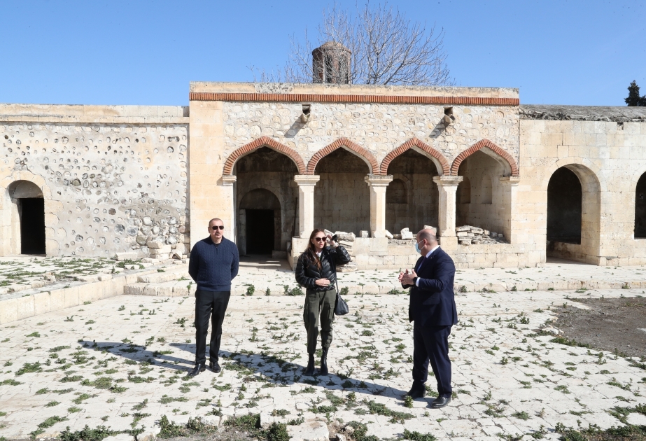 Le président de la République et son épouse visitent le complexe Imaret à Aghdam VIDEO