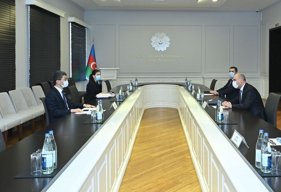 Le ministre de l’Education rencontre l’ambassadeur du Japon en Azerbaïdjan