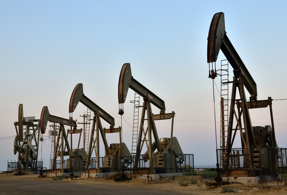 Цена азербайджанской нефти приближается к 100 долларам