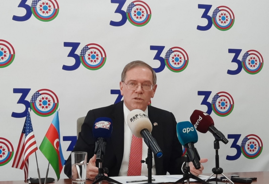 Орл Лиценбергер: США готовы поделиться с Азербайджаном опытом по разминированию