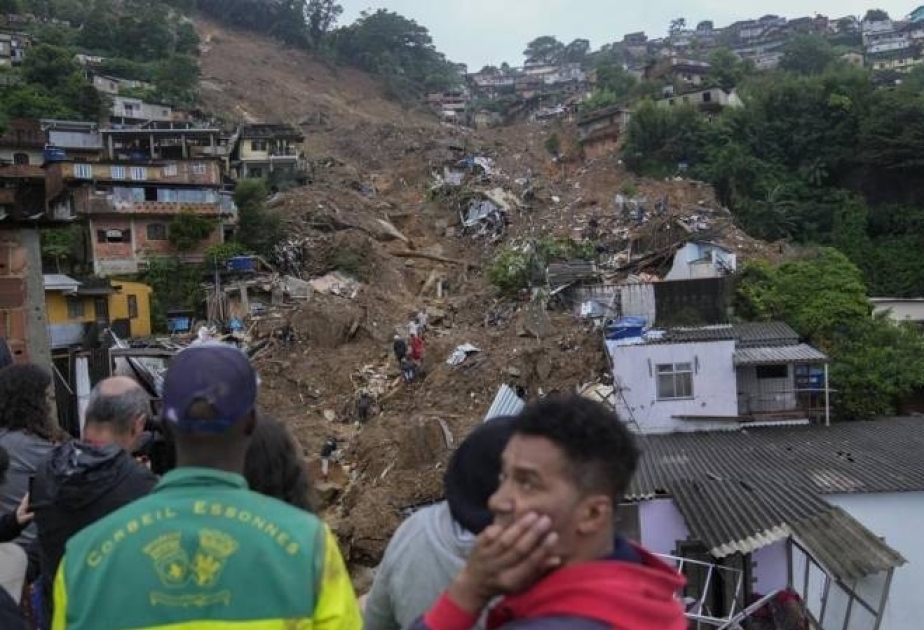 Brésil : les glissements de terrain et des crues font 104 morts