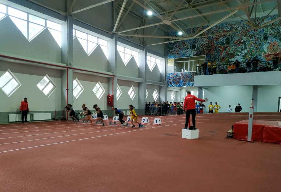 Atletika üzrə yeniyetmələr arasında Azərbaycan birinciliyinin açılış mərasimi keçirilib