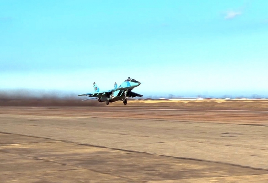 L'Armée de l'air azerbaïdjanaise effectue des exercices VIDEO