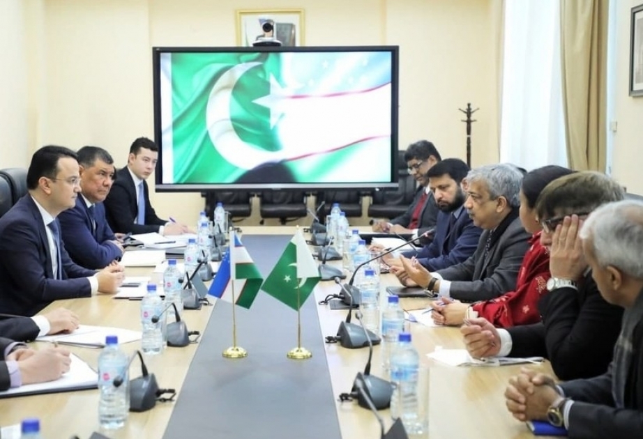أوزبكستان وباكستان تناقشان مشروع انشاء الممر العابر لأفغانستان