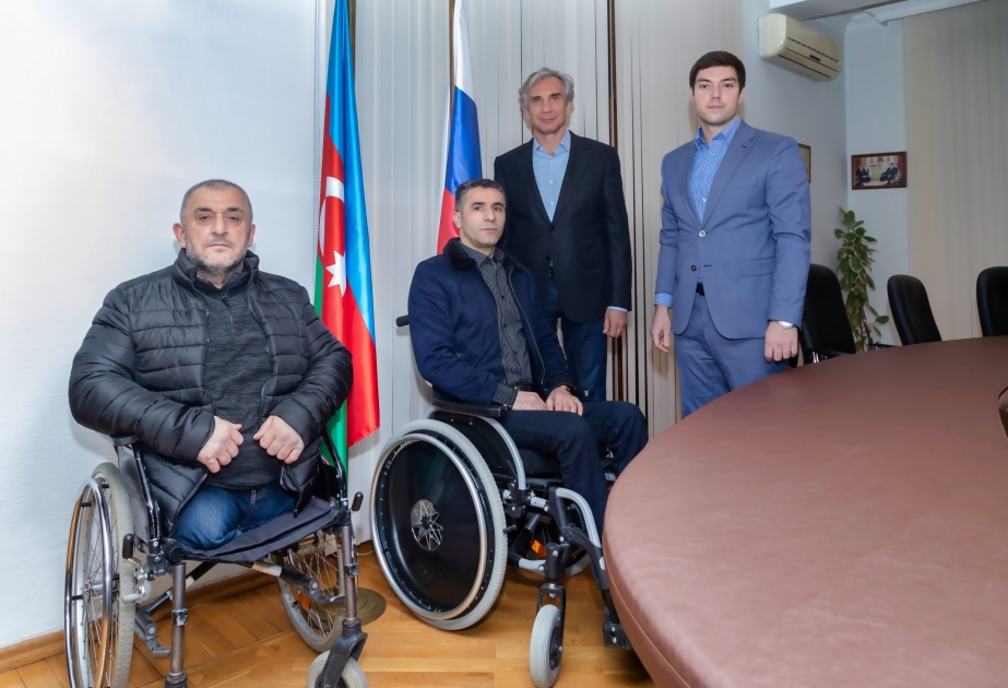 В Русском доме в Баку состоялся показ кинофильма «Со дна вершины»