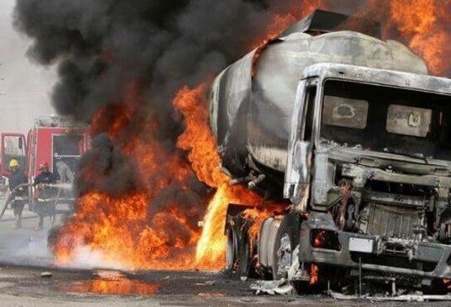 Nigeriyada benzindaşıyan avtomobilin partlaması nəticəsində 17 nəfər ölüb