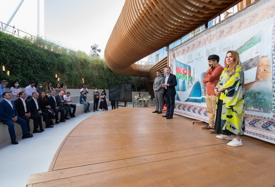 Le tapis « Dostloug » présenté au pavillon azerbaïdjanais à l’Expo 2020 de Dubaï