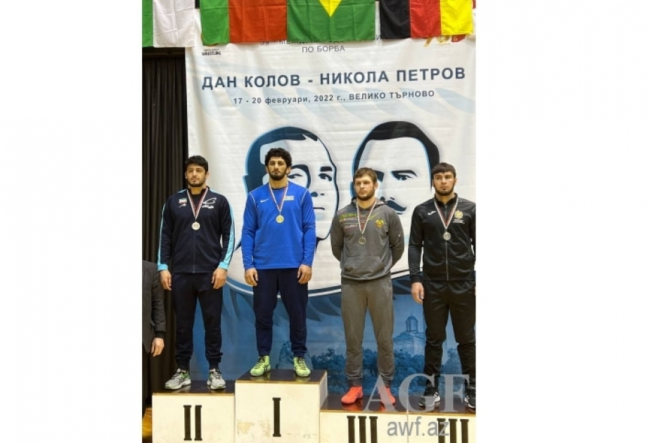 Luchadores azerbaiyanos ganan nueve medallas en Bulgaria