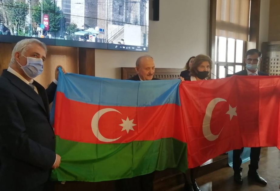 İstanbulda Xocalı soyqırımını özündə əks etdirən “Geriyə baxma” kitabı ictimaiyyətə təqdim olunub VİDEO