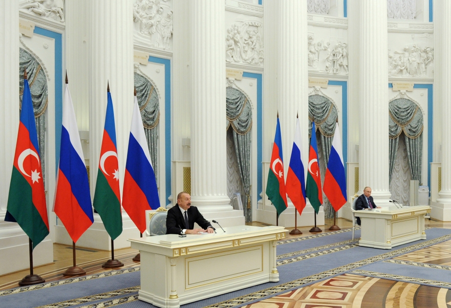 Президент Ильхам Алиев и Президент Владимир Путин выступили с заявлениями для печати ВИДЕО