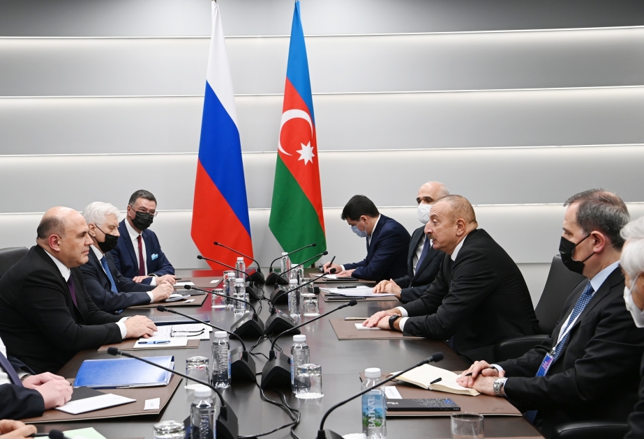 El Presidente Ilham Aliyev visitó el Centro de Coordinación del Gobierno de la Federación Rusa