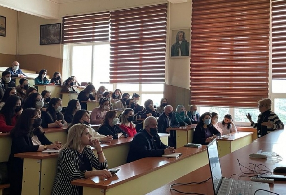 В Бакинском госуниверситете обсуждали проблему целостности растительного организма