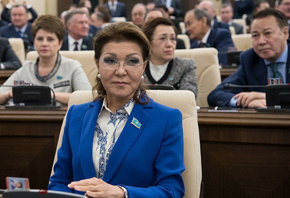 Nursultan Nazarbayevin qızı deputat mandatından imtina edib